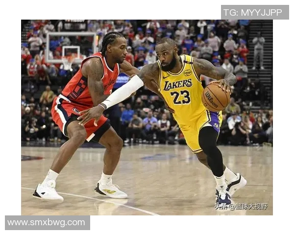 2011年黄蜂与湖人激战回顾:经典对决中的精彩瞬间与战术较量 2011年黄蜂与湖人激战回顾:经典对决中的精彩瞬间与战术较量